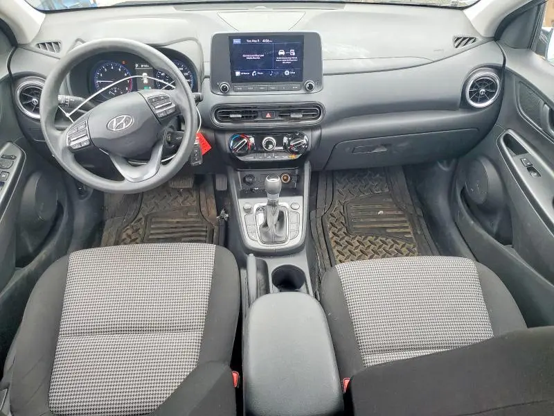 2022 HYUNDAI KONA SE  