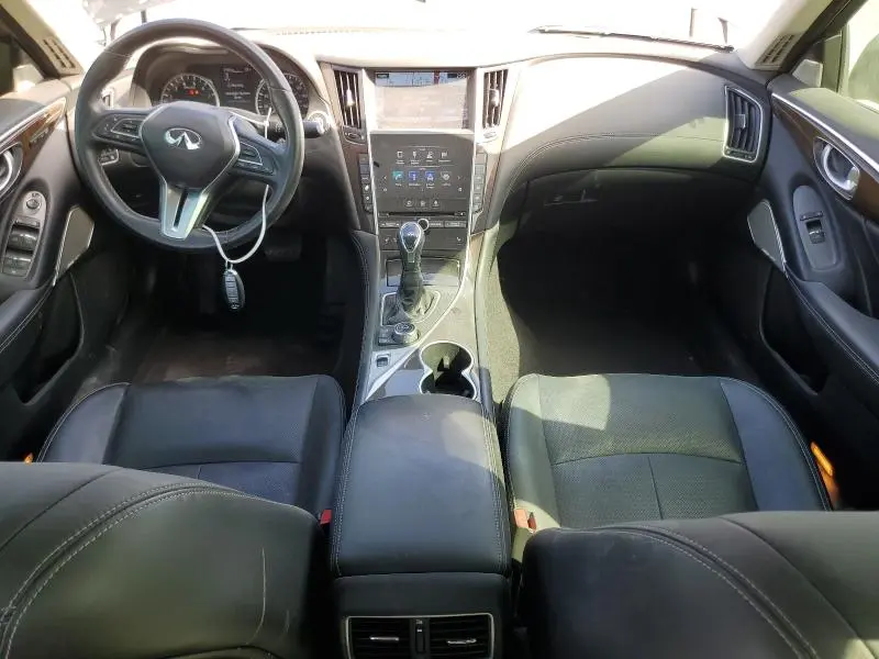 2018 INFINITI Q50 LUXE