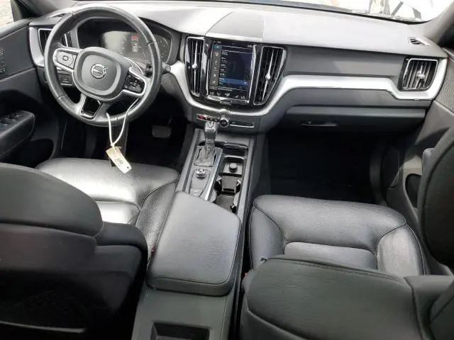 2018 VOLVO XC60 T6 MOMENTUM  
