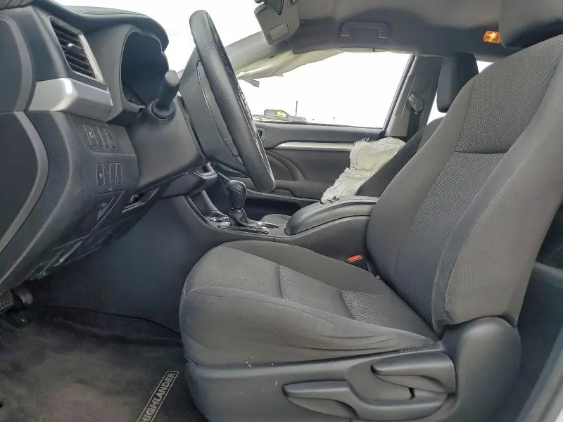 2017 TOYOTA HIGHLANDER LE  