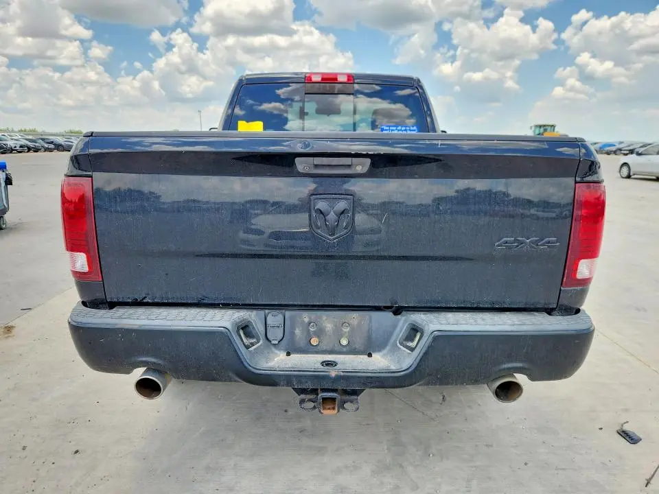 2014 RAM 1500 ST  