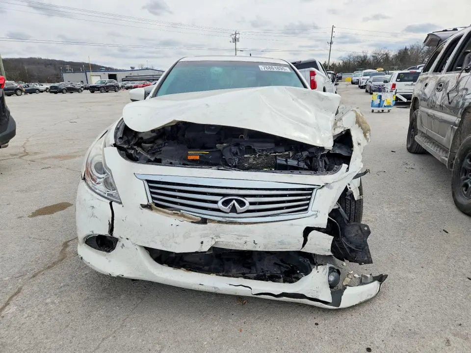 2015 INFINITI Q40   