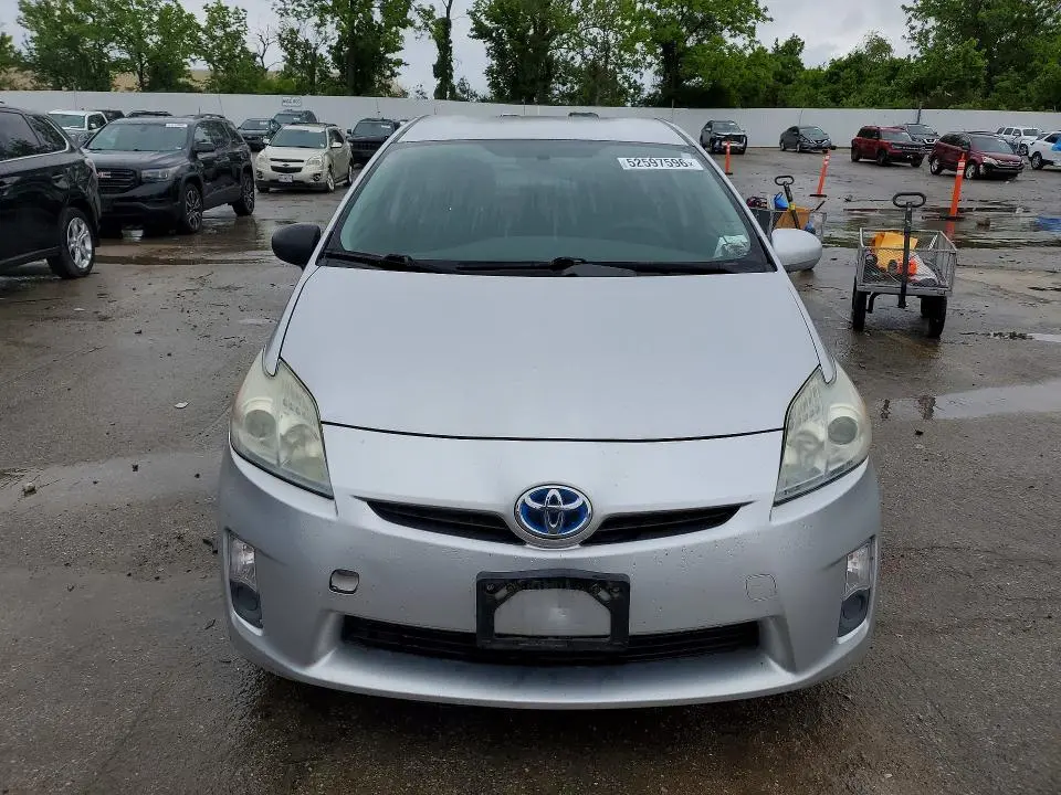2010 TOYOTA PRIUS III  