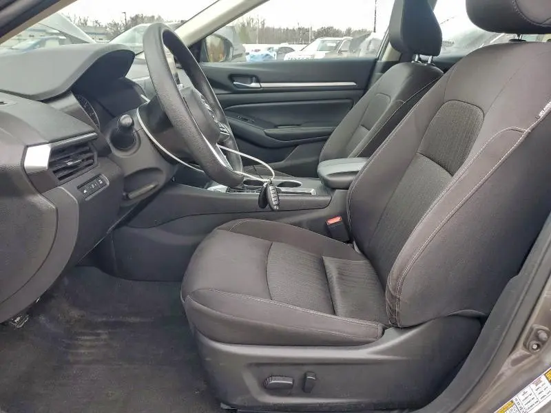 2022 NISSAN ALTIMA SV  