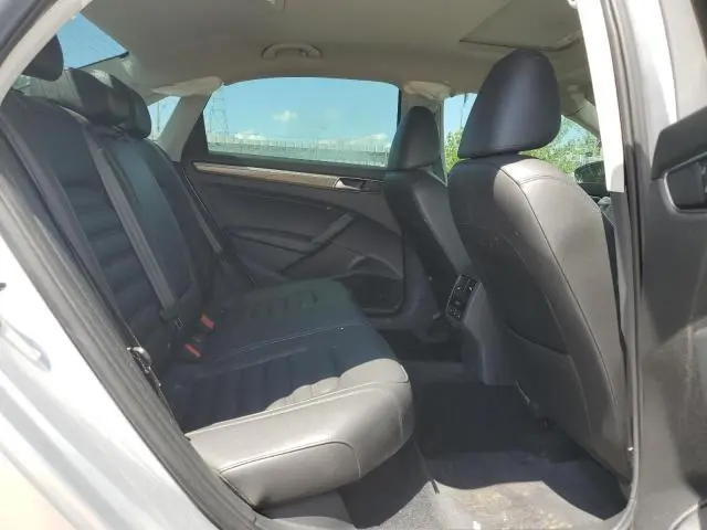 2016 VOLKSWAGEN PASSAT SEL  