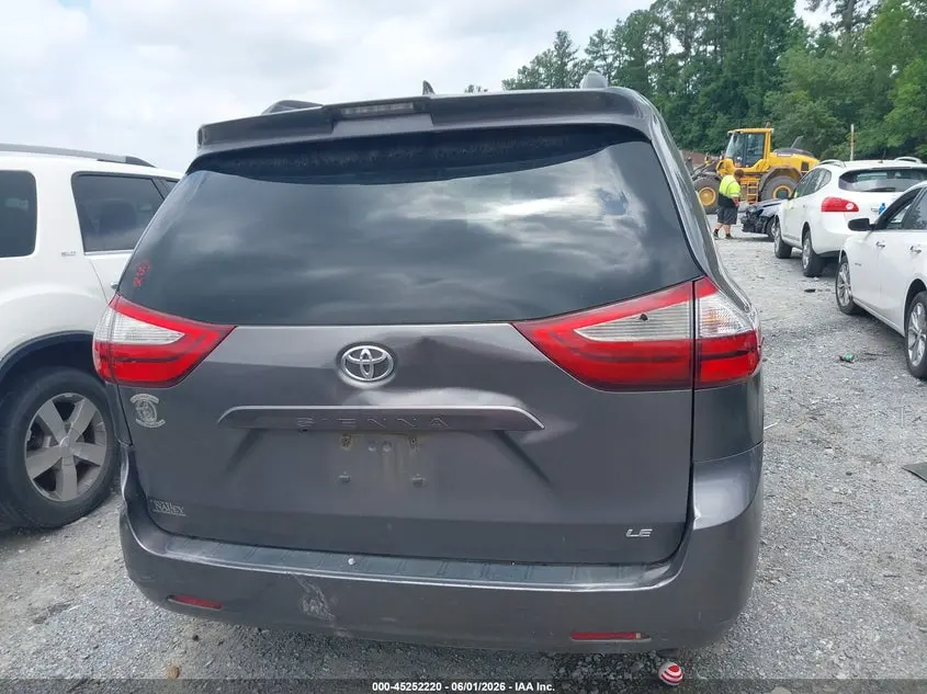 2019 TOYOTA SIENNA LE 8 PASSENGER