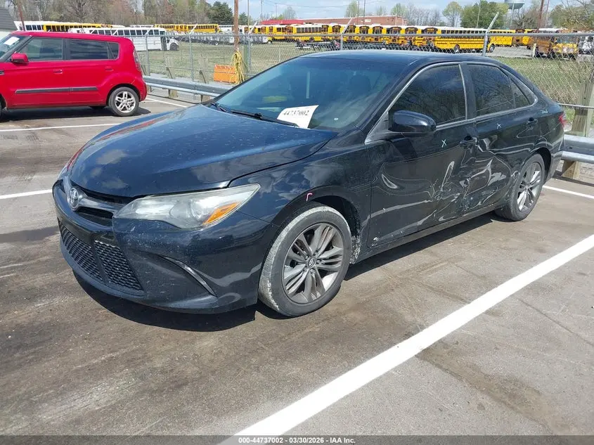 2016 TOYOTA CAMRY SE