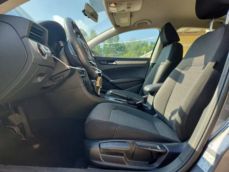 2021 VOLKSWAGEN PASSAT S  