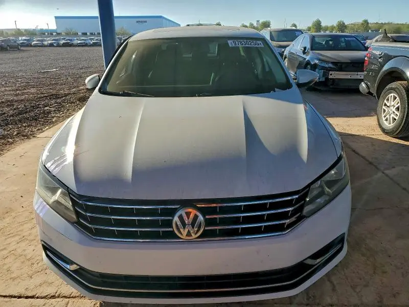 2016 VOLKSWAGEN PASSAT SE  