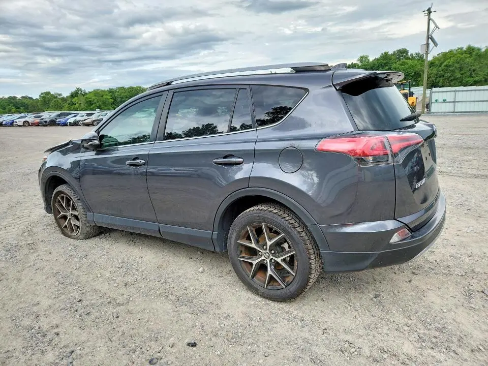 2018 TOYOTA RAV4 SE  