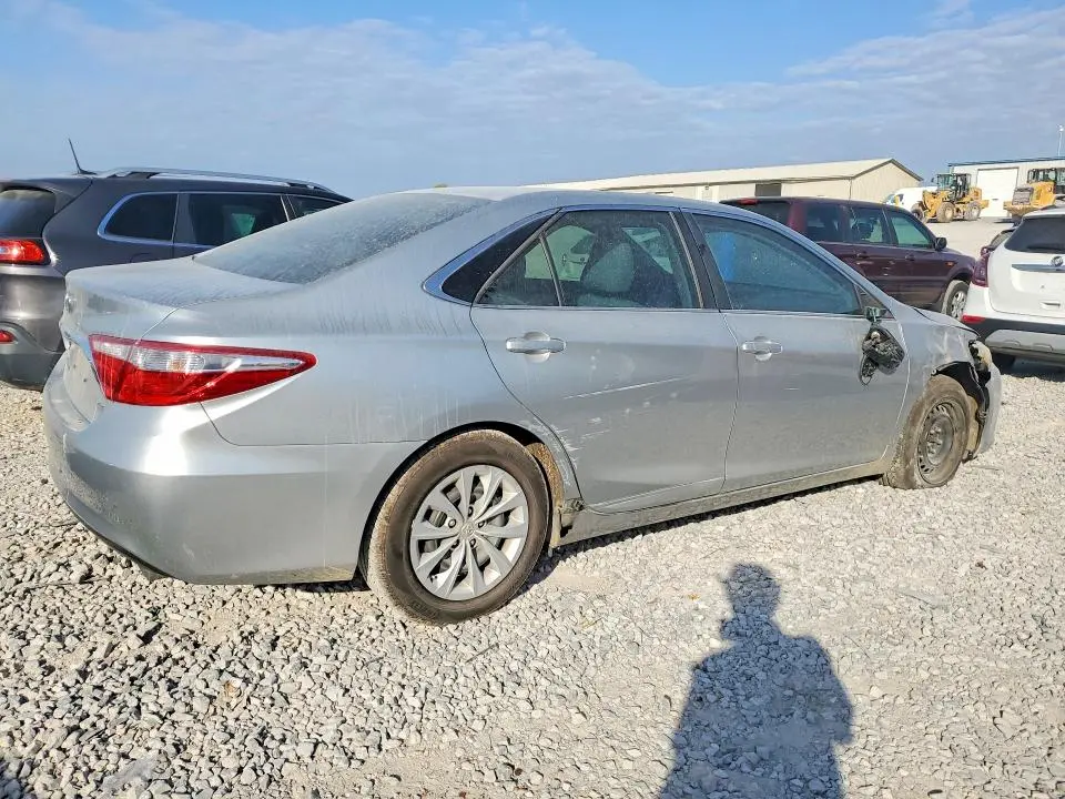 2016 TOYOTA CAMRY LE  