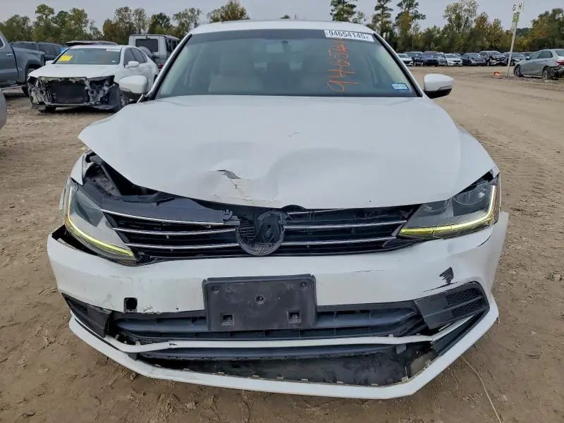 2018 VOLKSWAGEN JETTA SE  