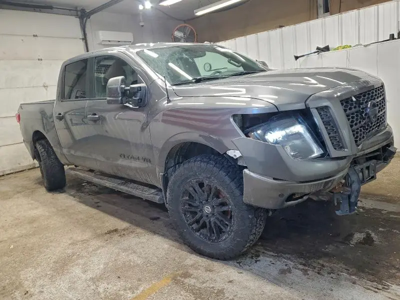 2018 NISSAN TITAN SV  