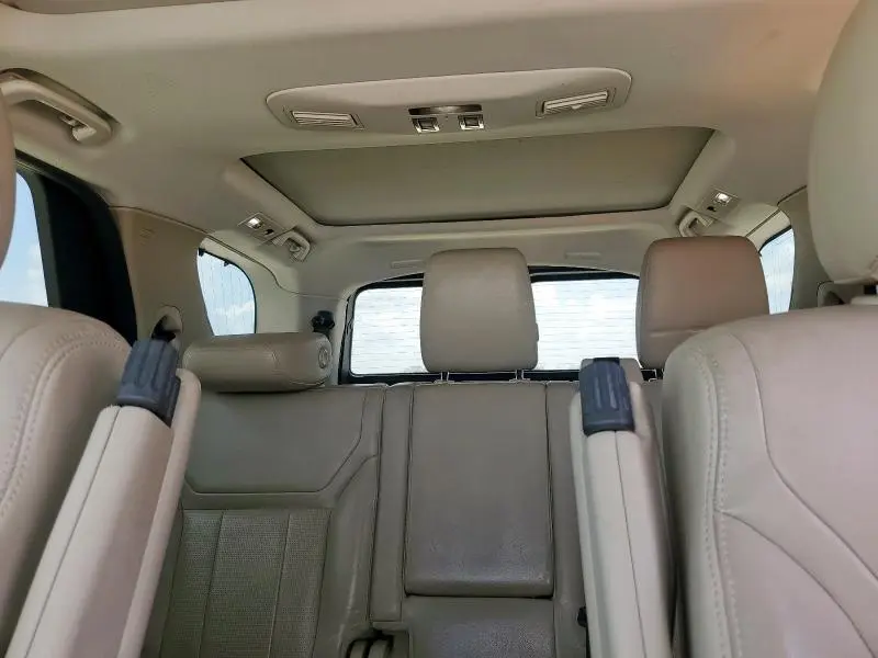 2019 LAND ROVER DISCOVERY SE  