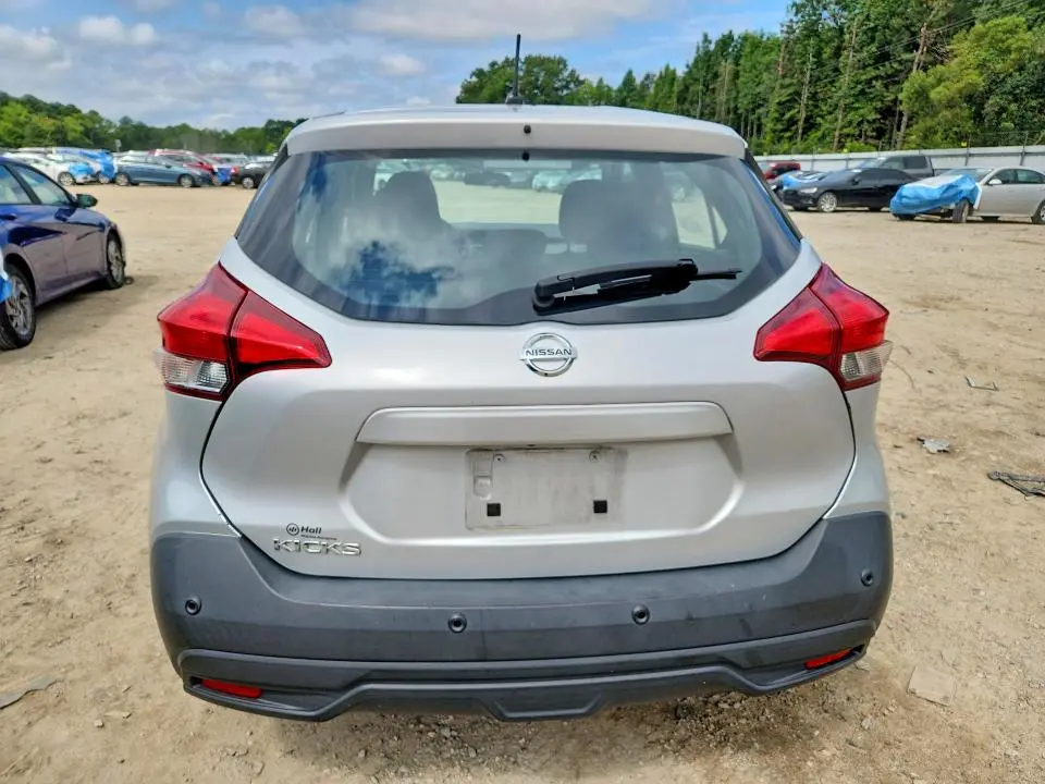 2020 NISSAN KICKS S  