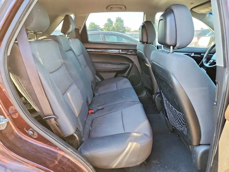2013 KIA SORENTO LX  