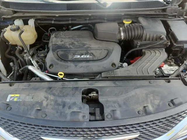 2017 CHRYSLER PACIFICA LIMITED  