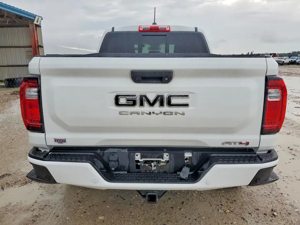 2025 GMC CANYON AT4  