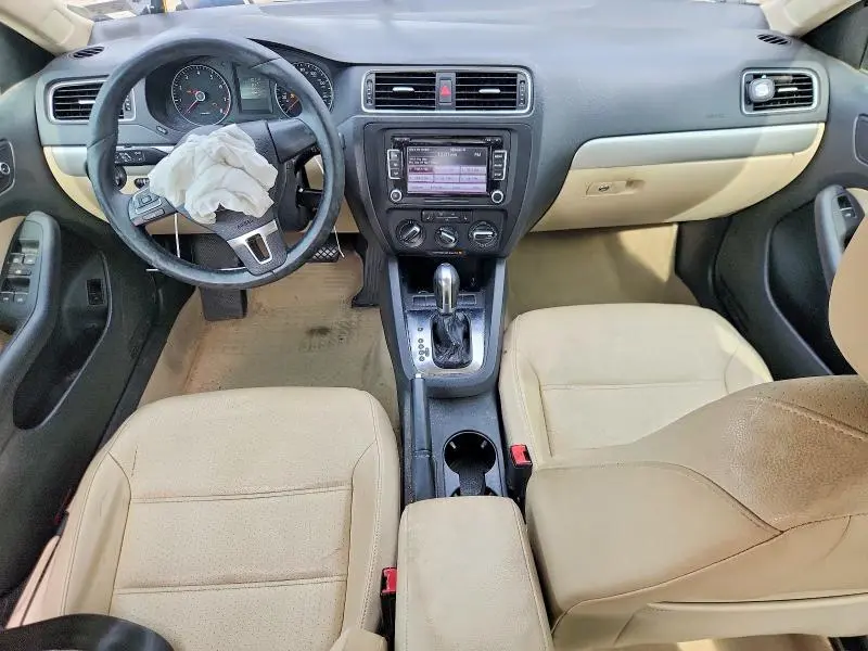 2013 VOLKSWAGEN JETTA SE  