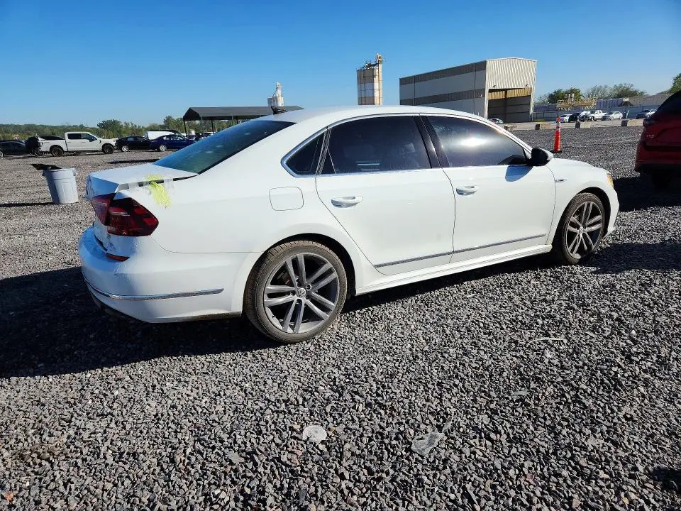 2017 VOLKSWAGEN PASSAT R-LINE  