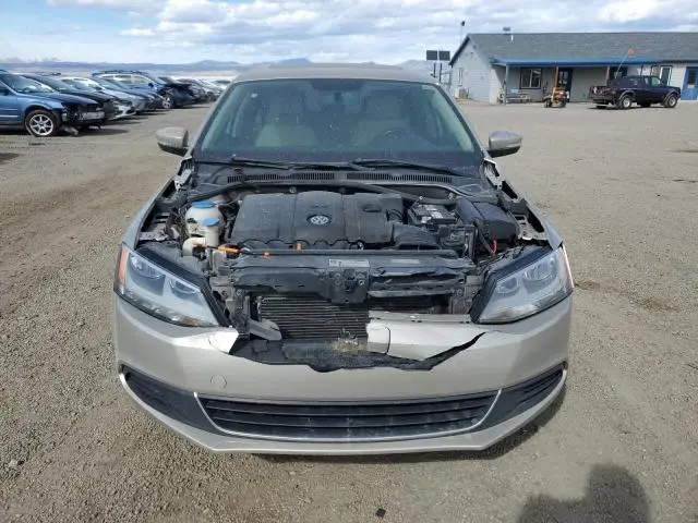 2013 VOLKSWAGEN JETTA SE  