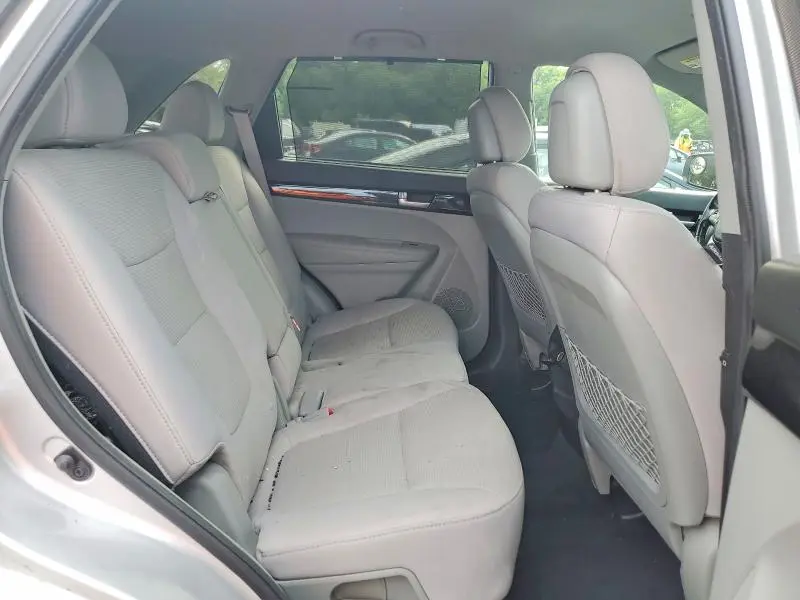 2014 KIA SORENTO LX  