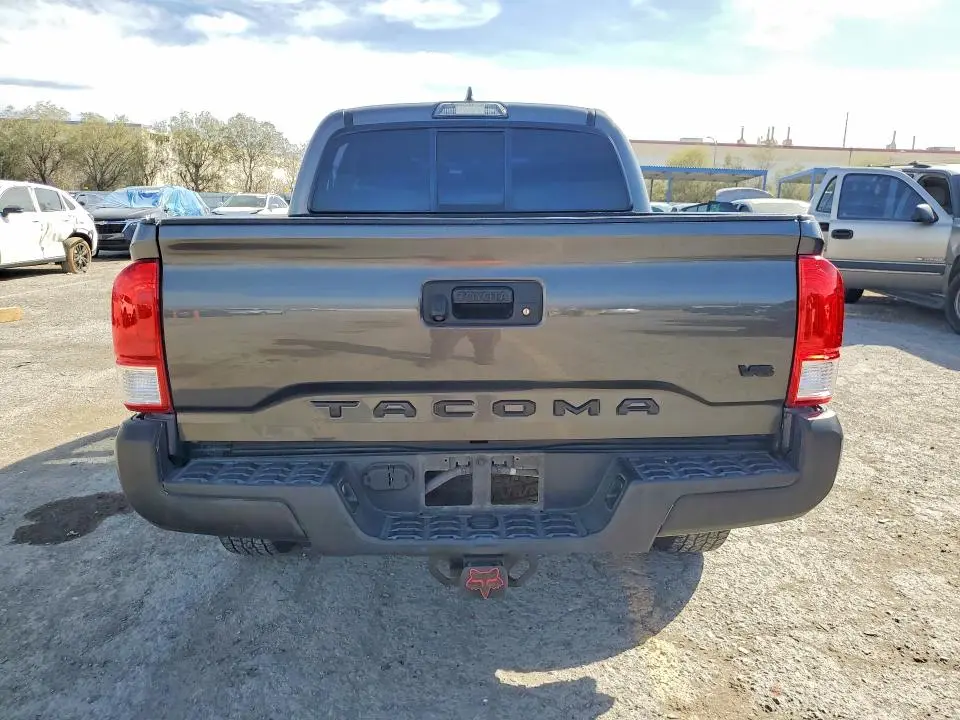 2017 TOYOTA TACOMA SR5 V6  