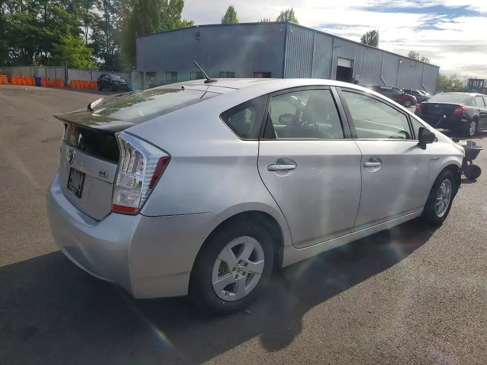 2011 TOYOTA PRIUS THREE  