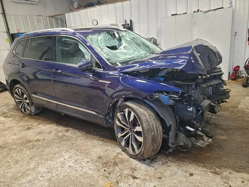 2022 VOLKSWAGEN TIGUAN SEL R-LINE  