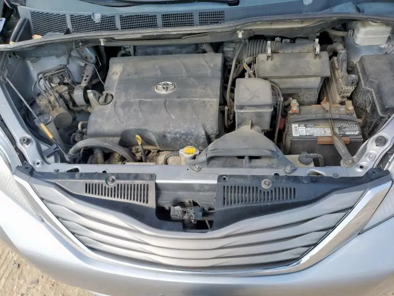 2012 TOYOTA SIENNA XLE 7 PASSENGER  