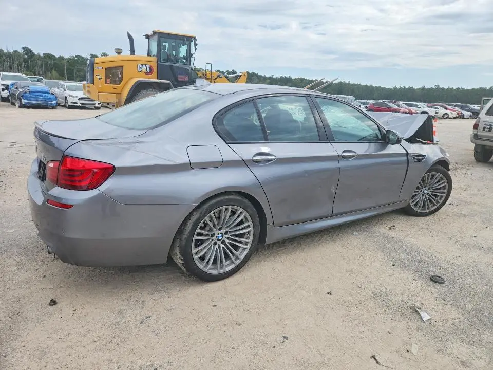 2013 BMW M5   