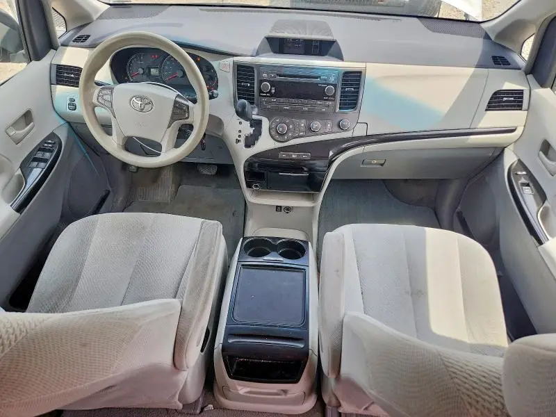 2012 TOYOTA SIENNA LE  