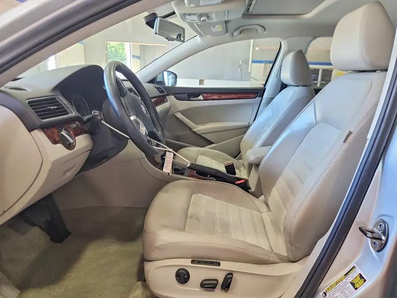 2013 VOLKSWAGEN PASSAT SEL  
