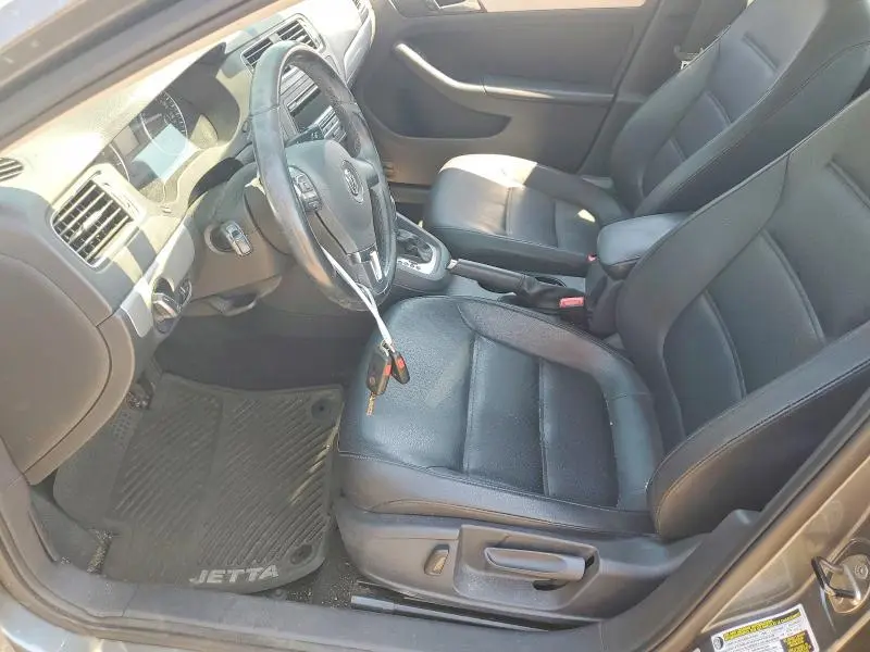 2014 VOLKSWAGEN JETTA SE  