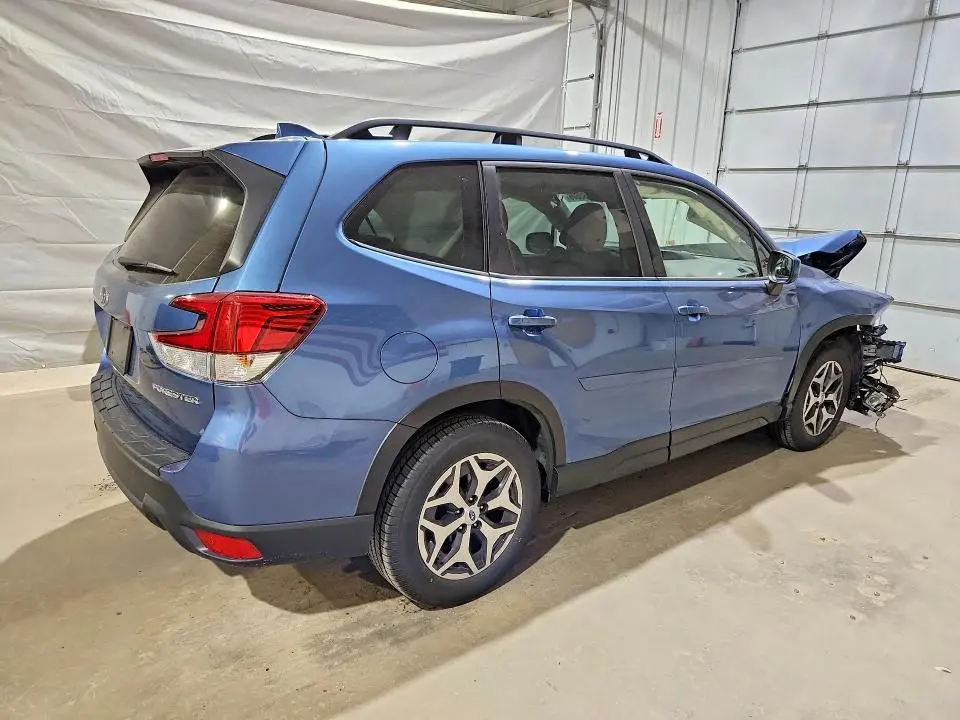 2022 SUBARU FORESTER PREMIUM  