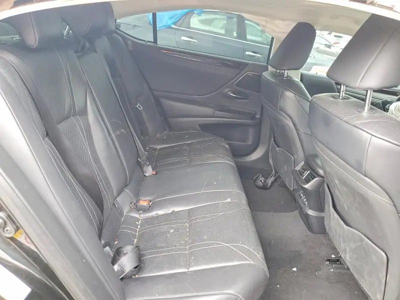 2019 LEXUS ES 300H LUXURY  