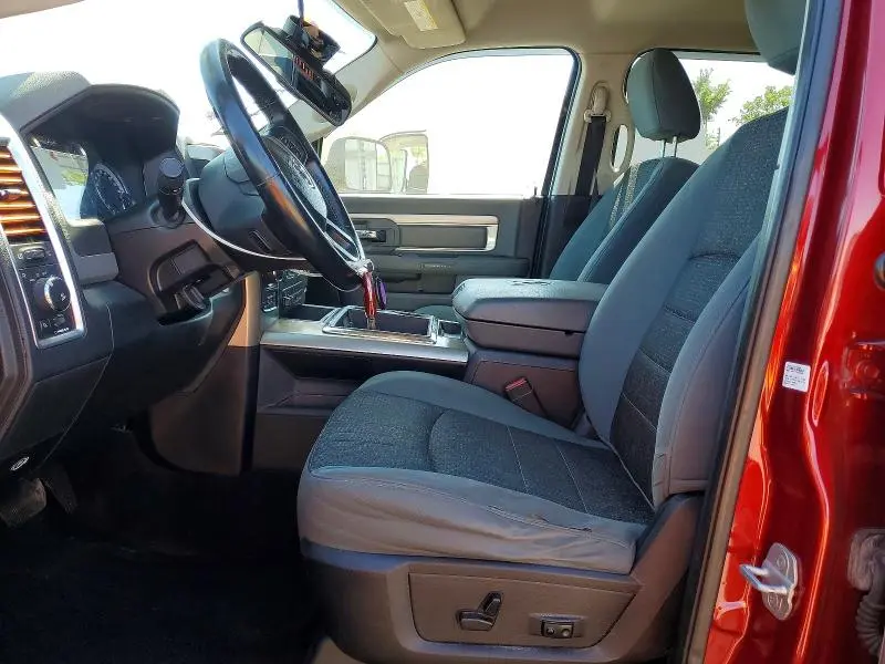 2013 RAM 1500 SLT  