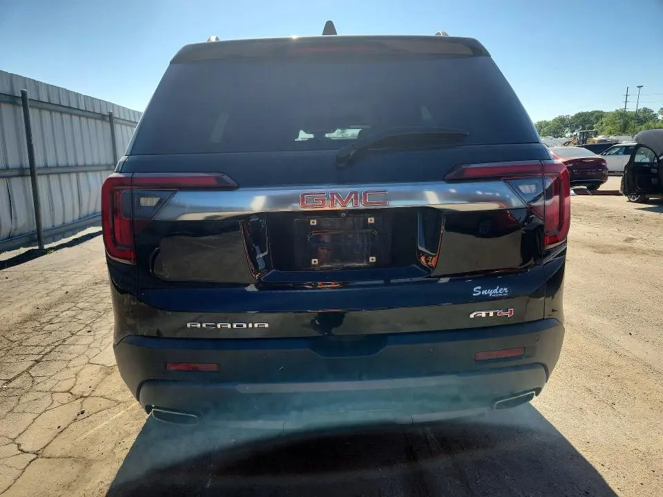 2021 GMC ACADIA AT4  