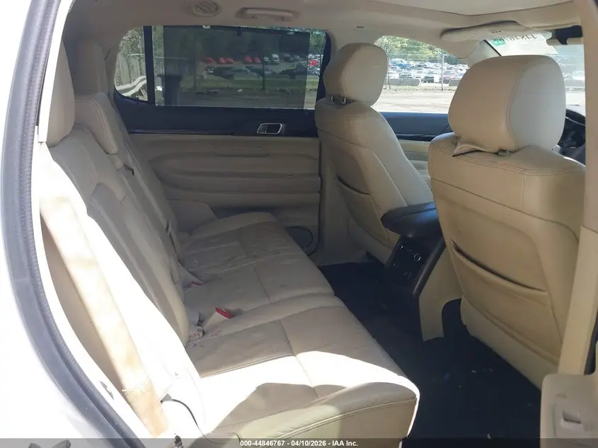 2013 LINCOLN MKT  