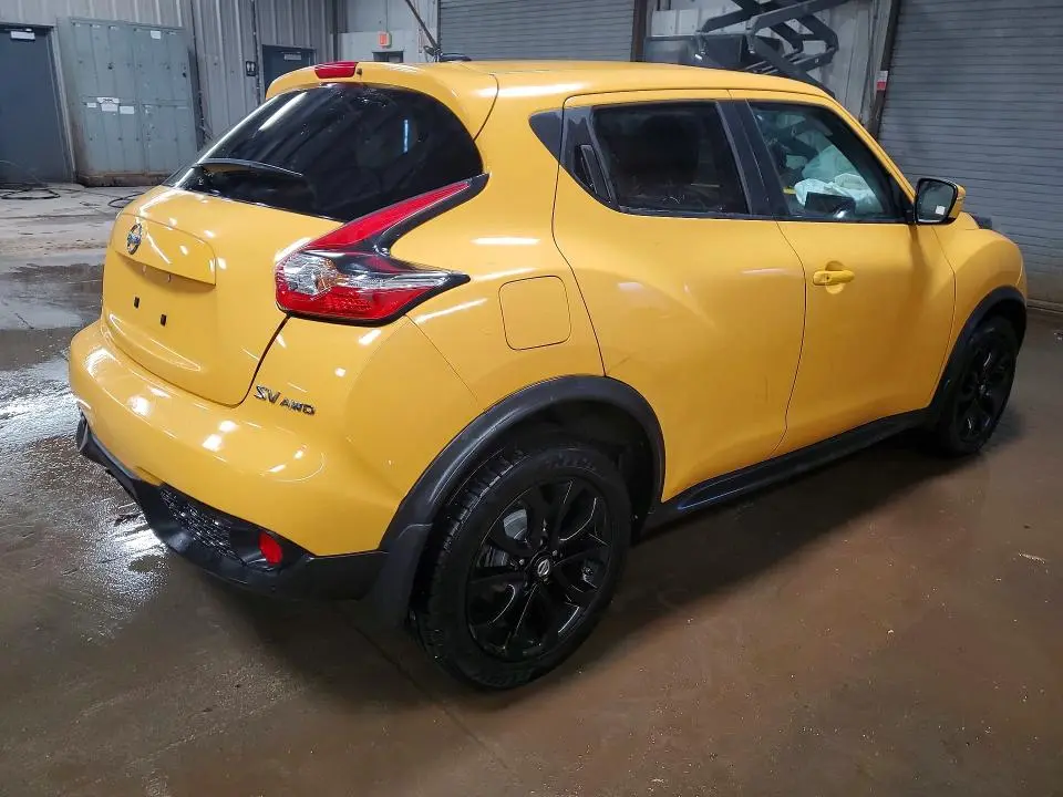 2015 NISSAN JUKE SV  