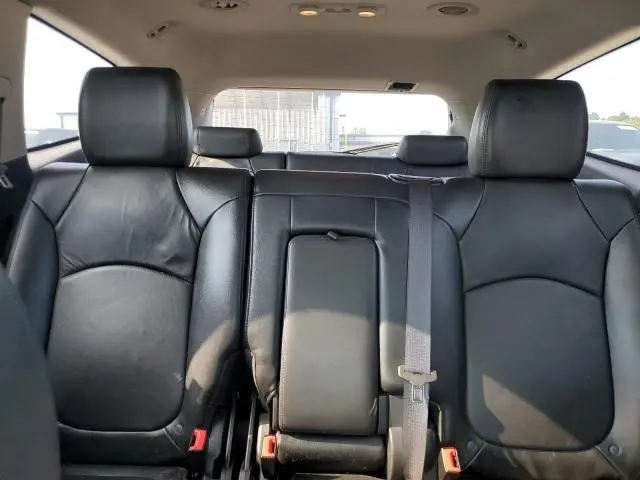 2011 CHEVROLET TRAVERSE LT  