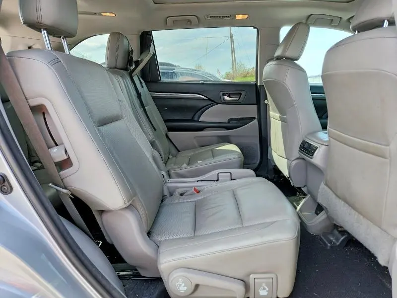 2017 TOYOTA HIGHLANDER LIMITED PLATINUM  