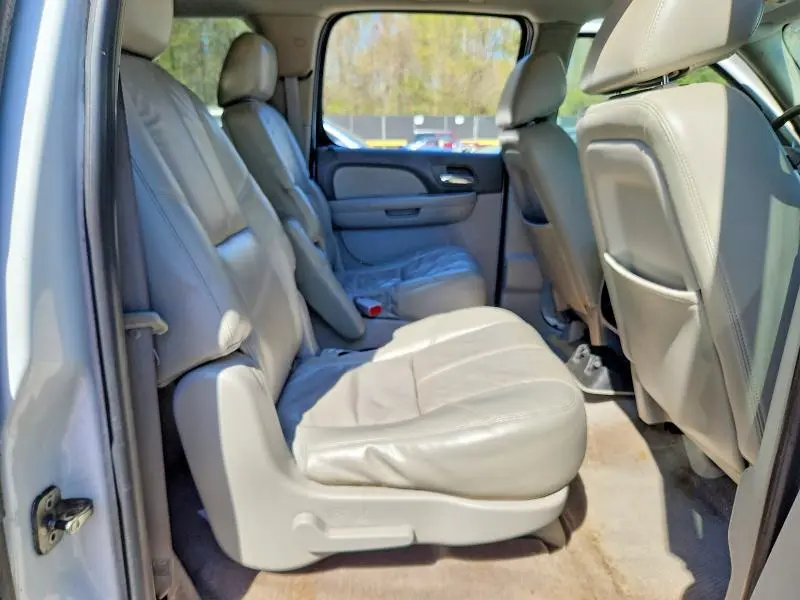 2011 CHEVROLET SUBURBAN K1500 LT  