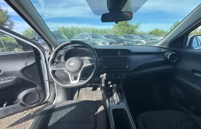2021 NISSAN KICKS SV  