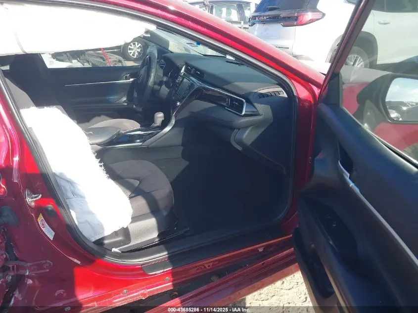 2018 TOYOTA CAMRY LE