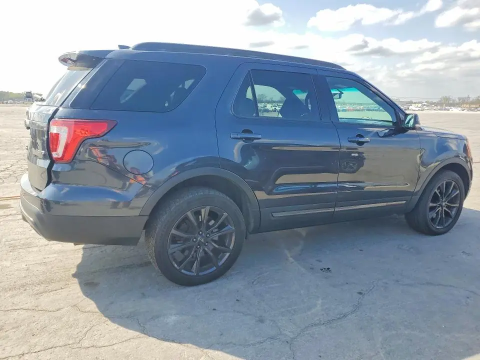 2017 FORD EXPLORER XLT  