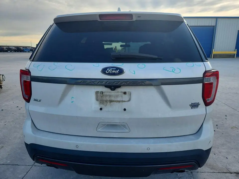 2017 FORD EXPLORER XLT  