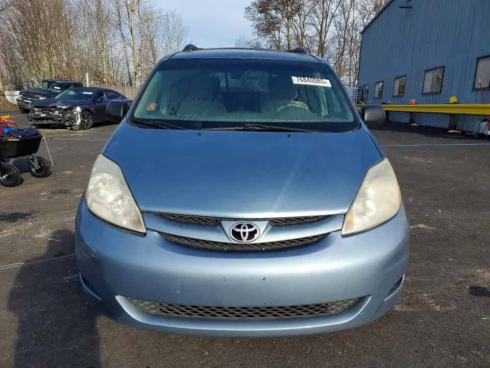 2010 TOYOTA SIENNA CE  