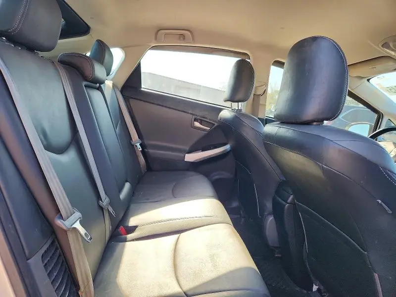 2012 TOYOTA PRIUS PLUG-IN   