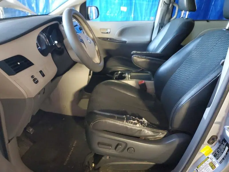 2011 TOYOTA SIENNA SPORT  